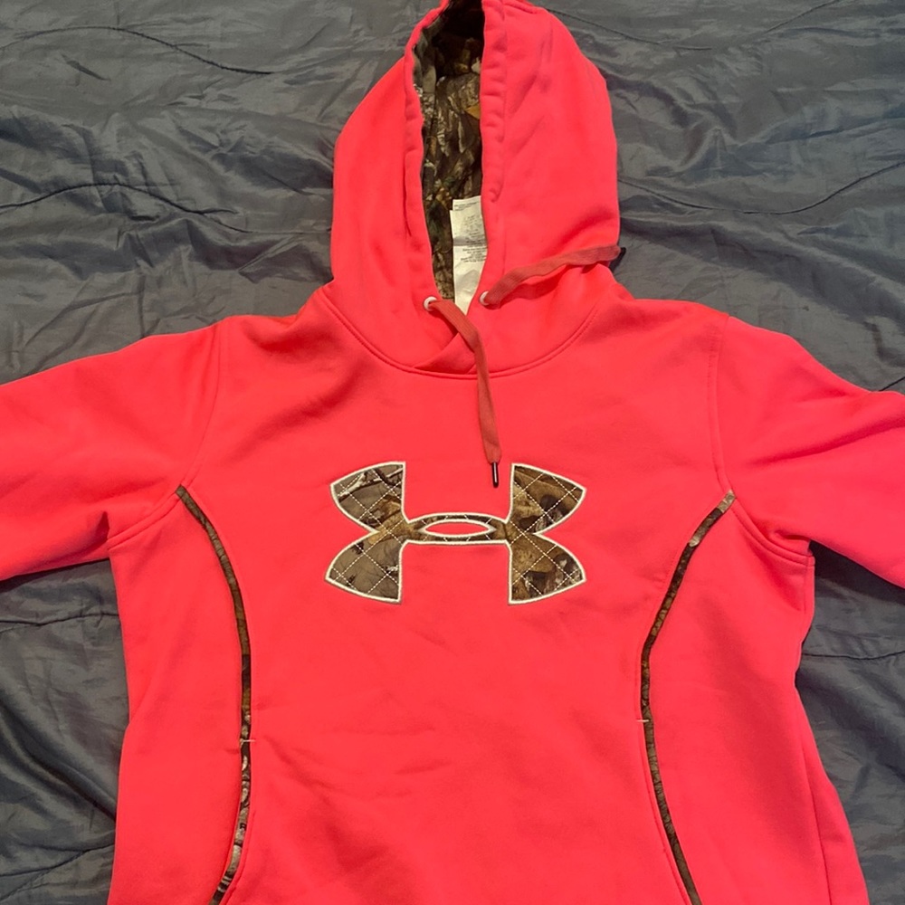 Under armor camp and pink small hoodie